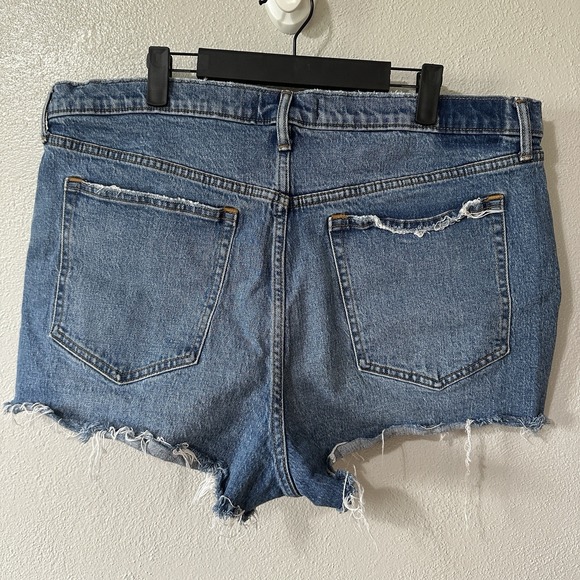 Abercrombie & Fitch Mom Short High Rise Size 34/18 Cutoff Denim Distressed - Picture 2 of 4